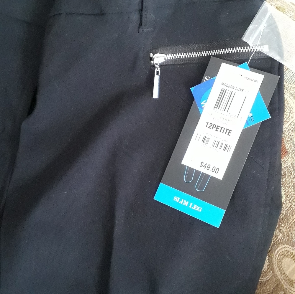 Woemen's black casual slacks